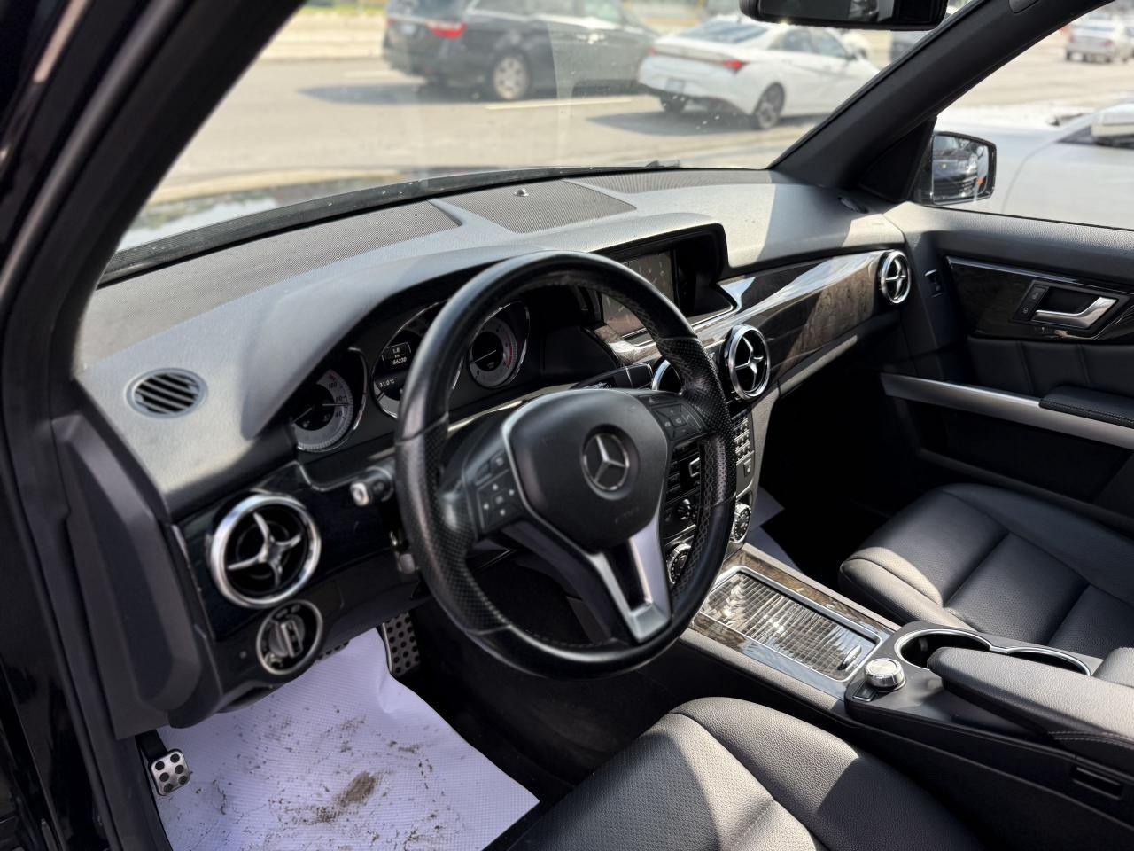 2015 Mercedes-Benz GLK-Class 250 //AMG SPORT | PANO | LOADED - Photo #27