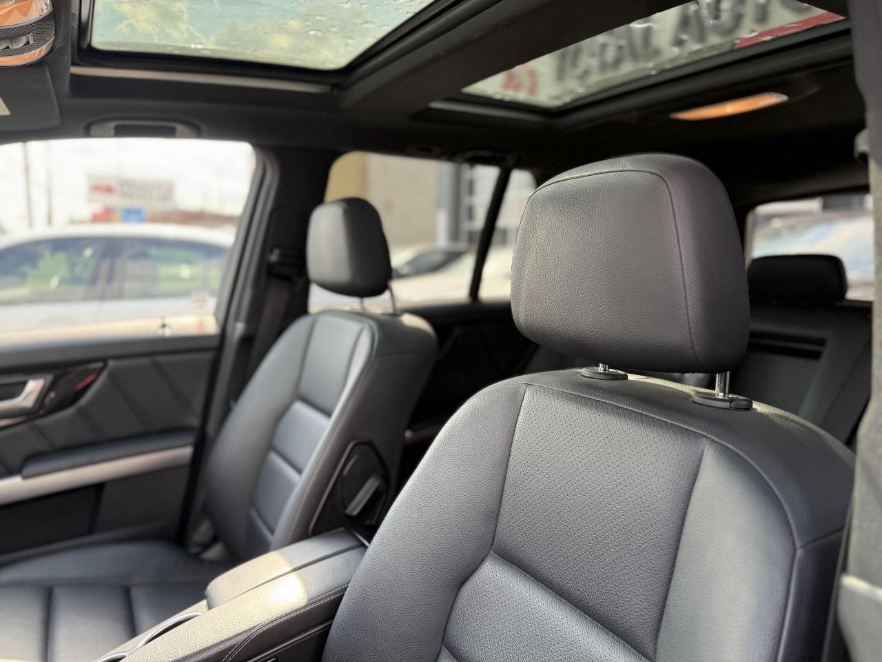 2015 Mercedes-Benz GLK-Class 250 //AMG SPORT | PANO | LOADED - Photo #28