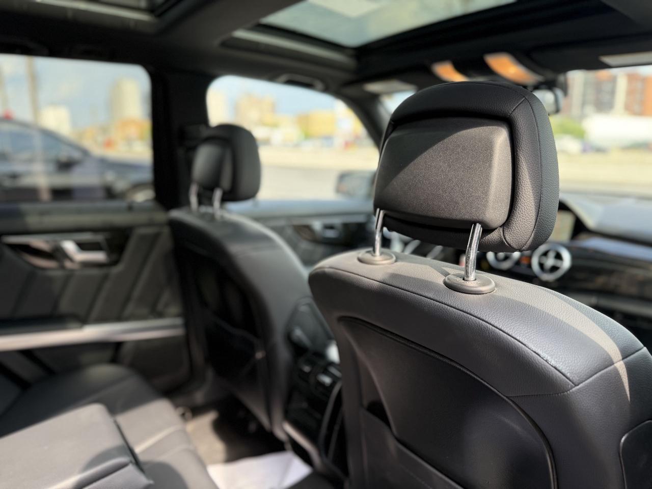 2015 Mercedes-Benz GLK-Class 250 //AMG SPORT | PANO | LOADED - Photo #35