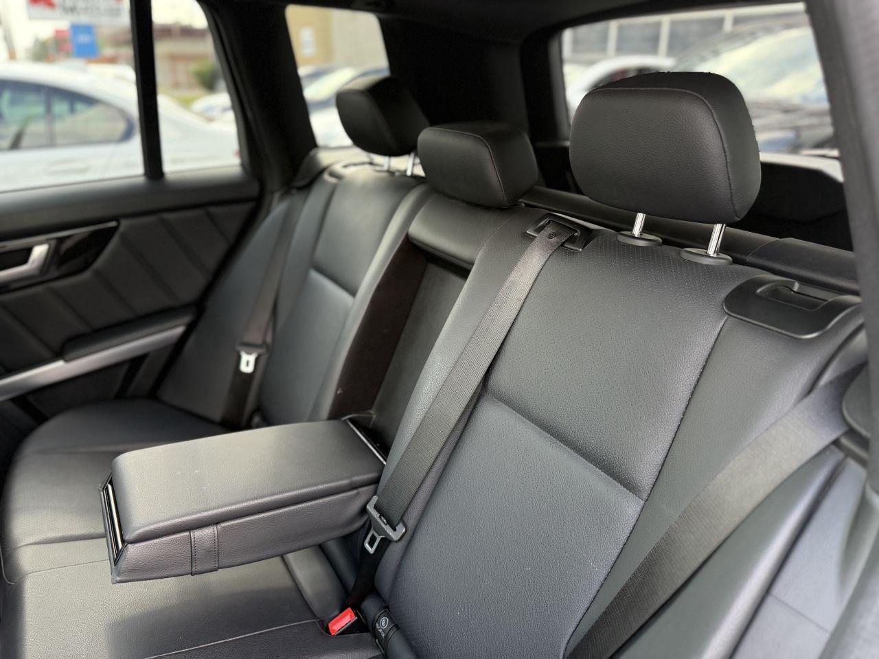 2015 Mercedes-Benz GLK-Class 250 //AMG SPORT | PANO | LOADED - Photo #40