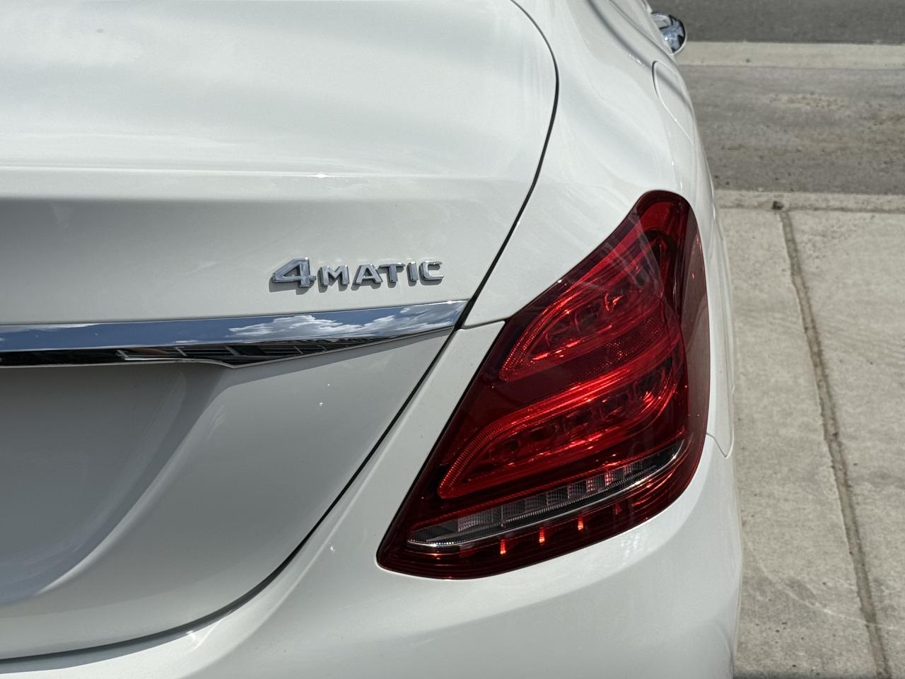 2018 Mercedes-Benz C-Class 300 //AMG SPORT | PANO | LOADED - Photo #12