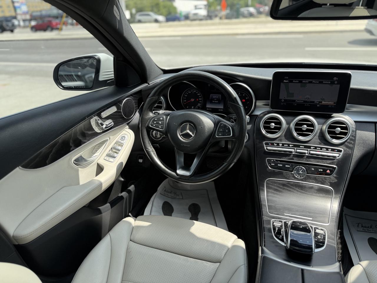 2018 Mercedes-Benz C-Class 300 //AMG SPORT | PANO | LOADED - Photo #18