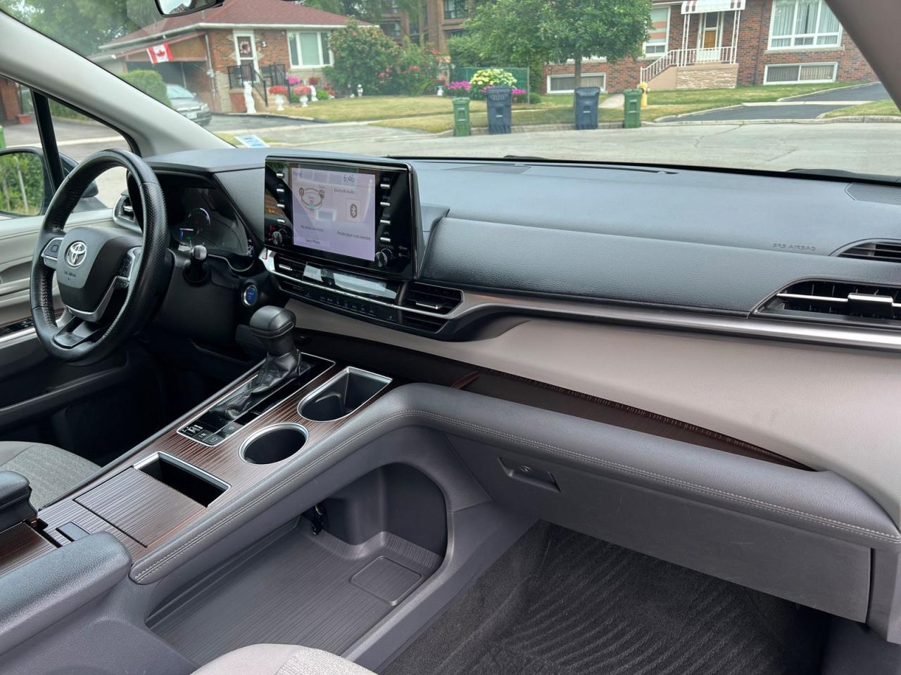 2021 Toyota Sienna LE 8-Passenger - Photo #15