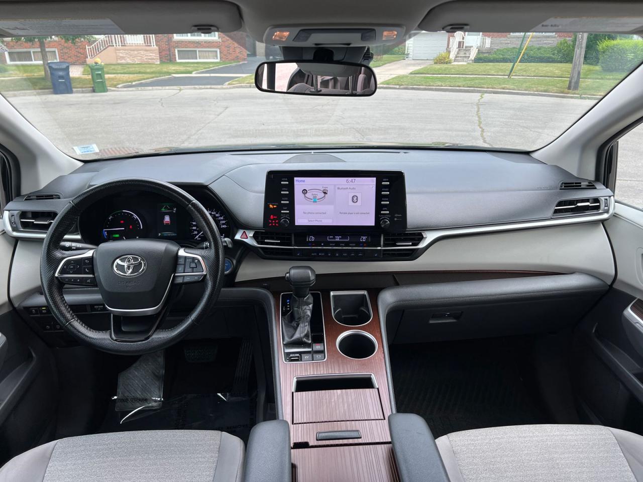 2021 Toyota Sienna LE 8-Passenger - Photo #18