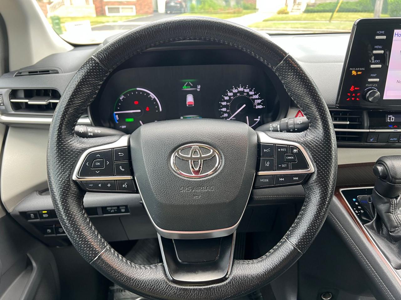 2021 Toyota Sienna LE 8-Passenger - Photo #20