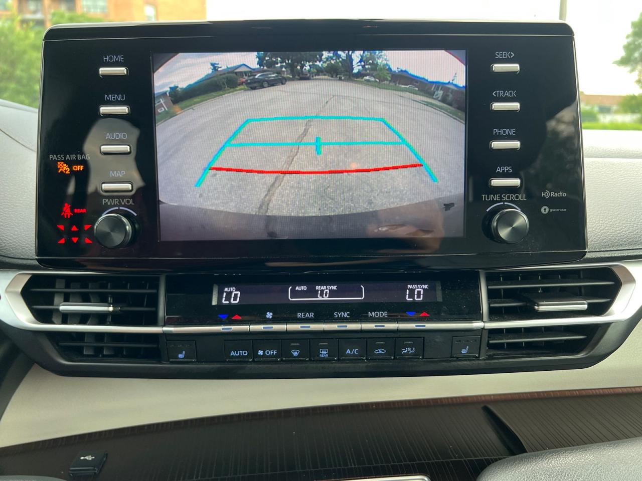 2021 Toyota Sienna LE 8-Passenger - Photo #22