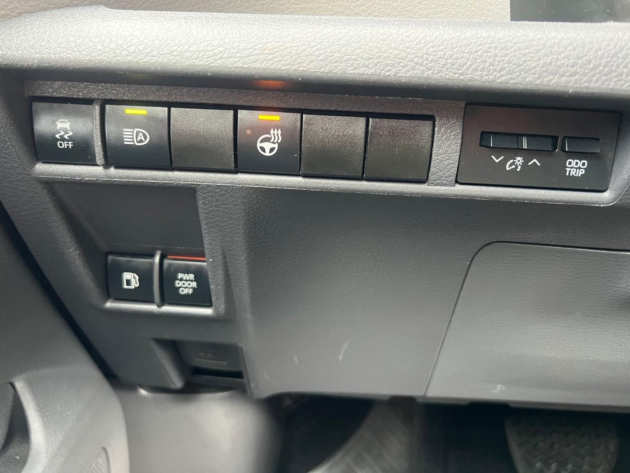 2021 Toyota Sienna LE 8-Passenger - Photo #26