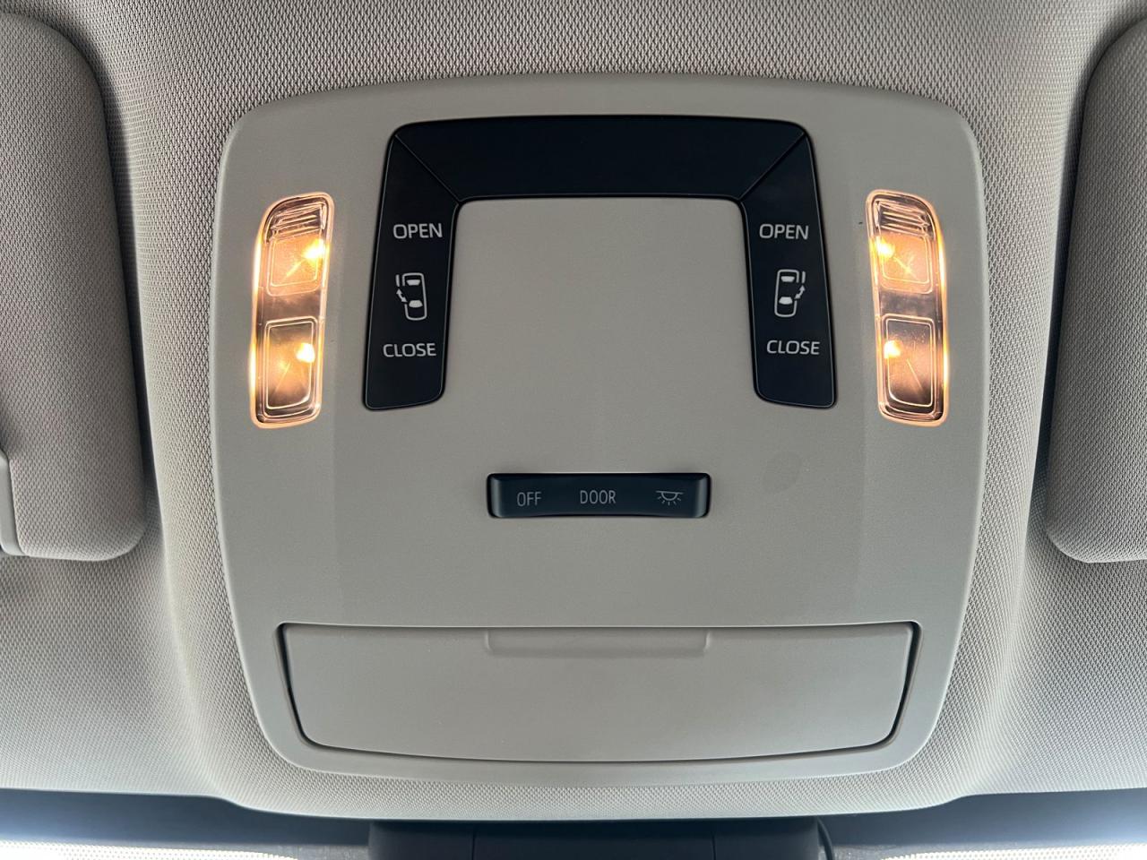 2021 Toyota Sienna LE 8-Passenger - Photo #27