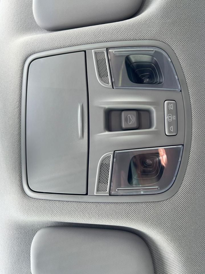 2020 Hyundai IONIQ ELECTRIC ULTIMATE - Photo #27