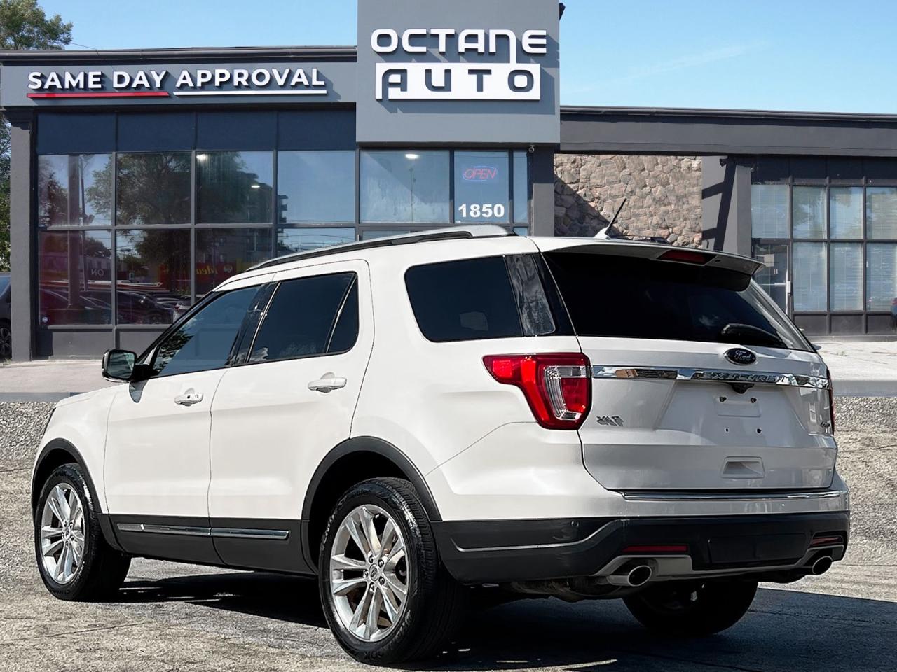 2018 Ford Explorer XLT 4WD - Photo #4