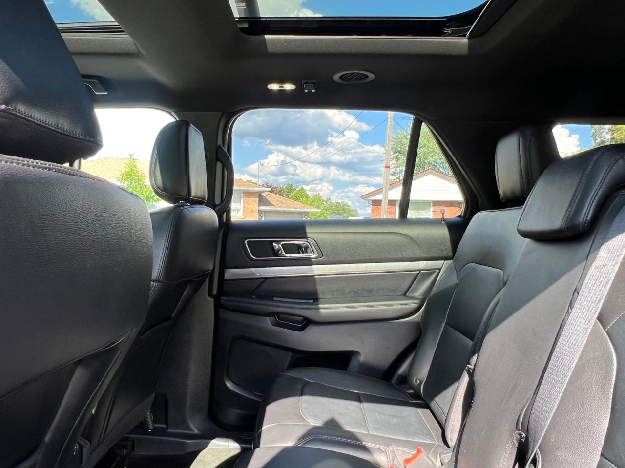 2018 Ford Explorer XLT 4WD - Photo #15