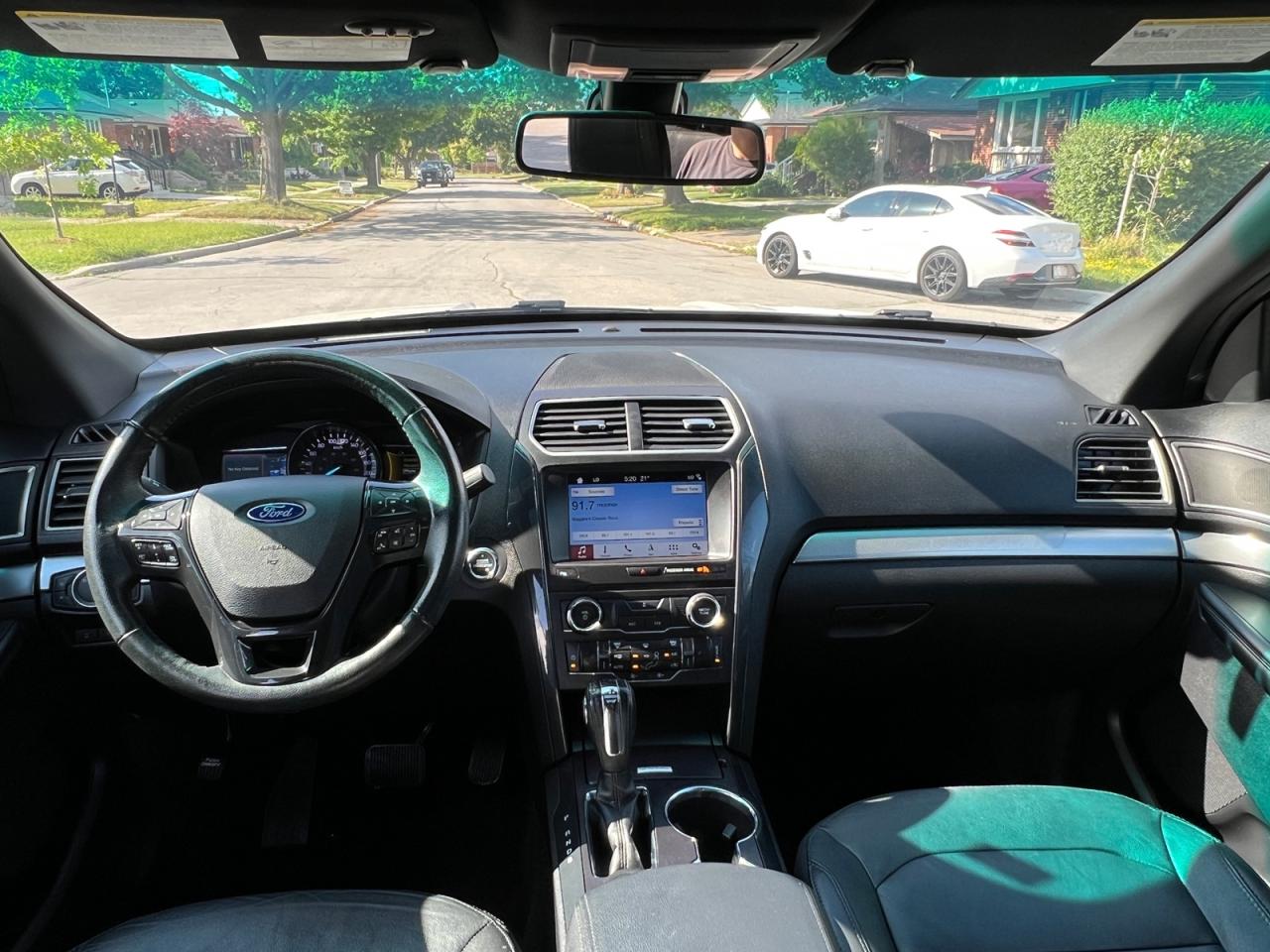 2018 Ford Explorer XLT 4WD - Photo #16