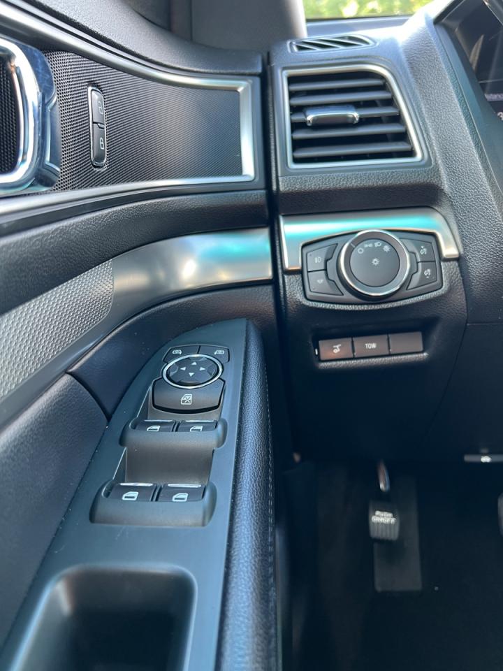 2018 Ford Explorer XLT 4WD - Photo #24