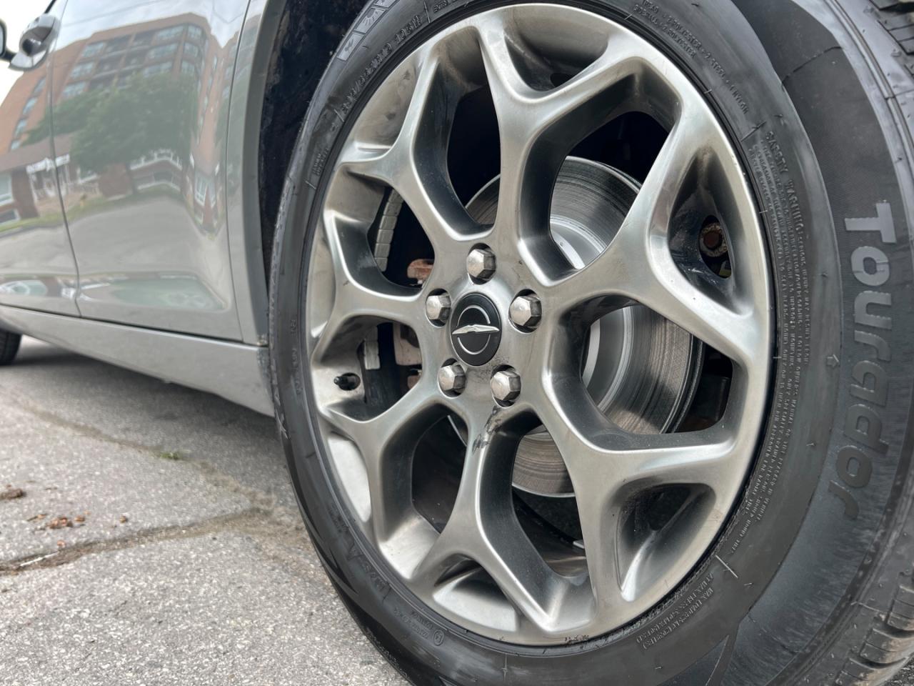2017 Chrysler 300 S V6 AWD - Photo #23
