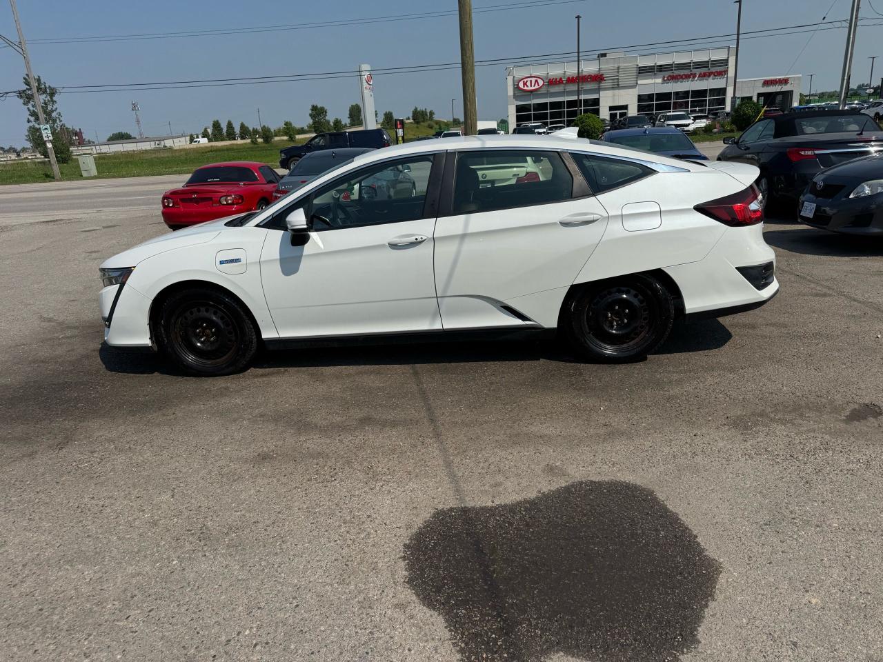 2020 Honda Clarity PLUGIN HYBRID, ONLY 109KMS, GREAT ON FUEL, CERT - Photo #2