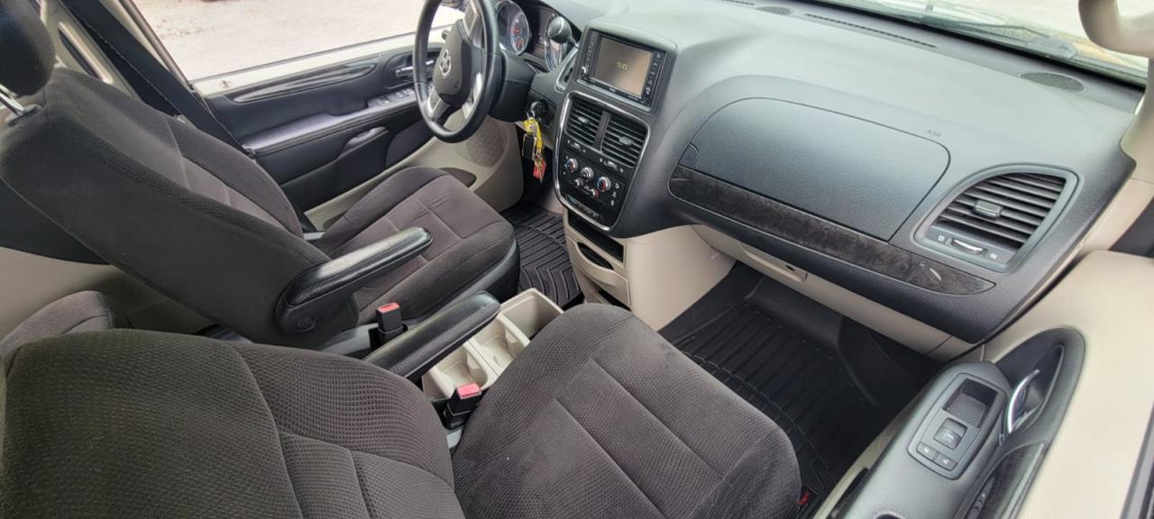2013 Dodge Grand Caravan SXT - Photo #4