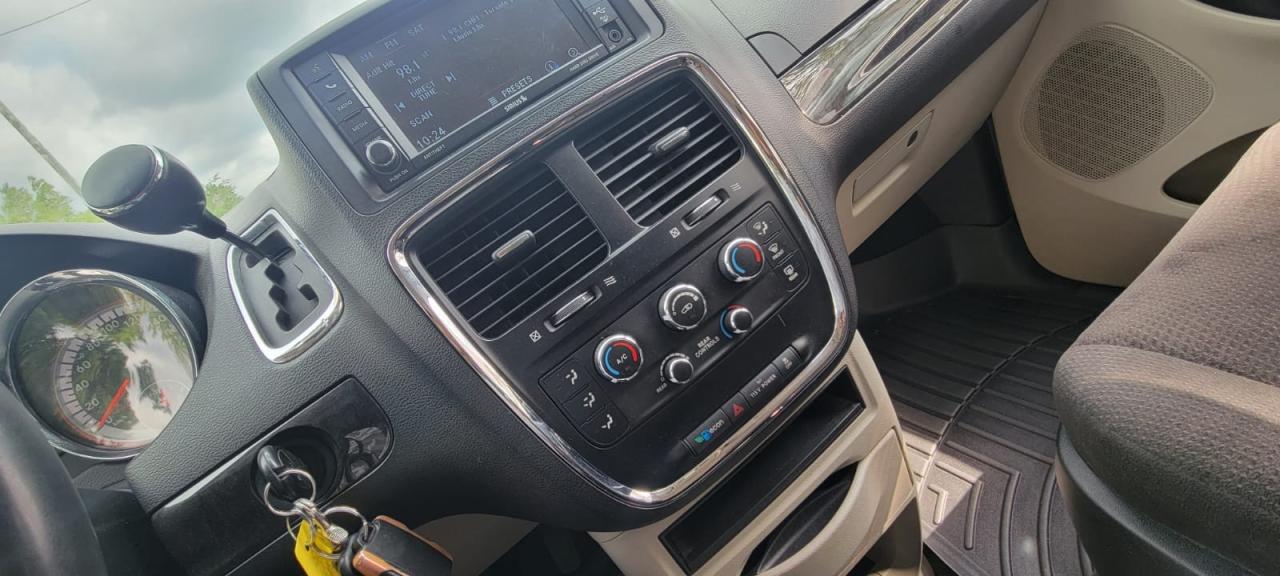 2013 Dodge Grand Caravan SXT - Photo #10
