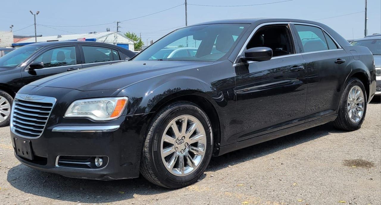 2014 Chrysler 300 Touring  - Photo #3