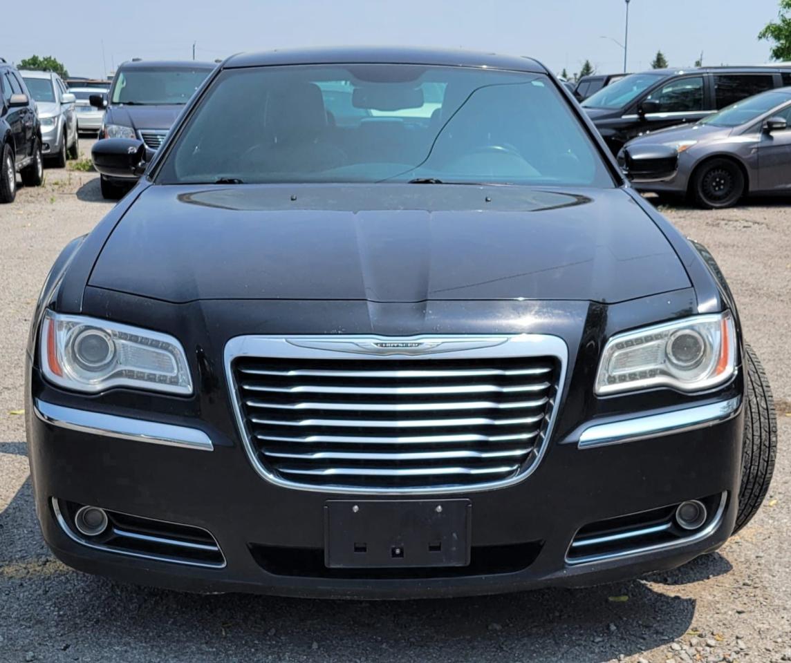 2014 Chrysler 300 Touring  - Photo #2