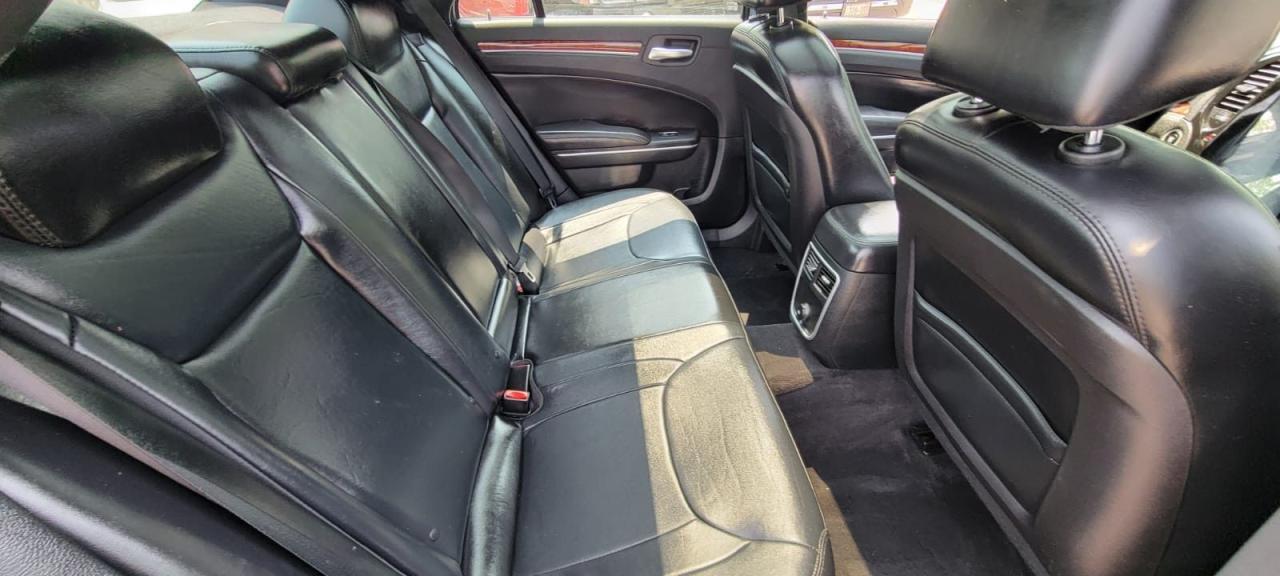 2014 Chrysler 300 Touring  - Photo #12