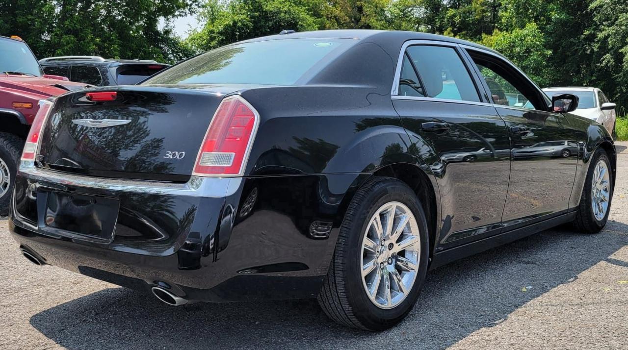 2014 Chrysler 300 Touring  - Photo #5