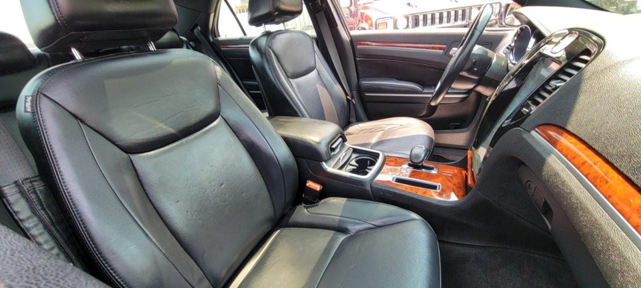 2014 Chrysler 300 Touring  - Photo #7