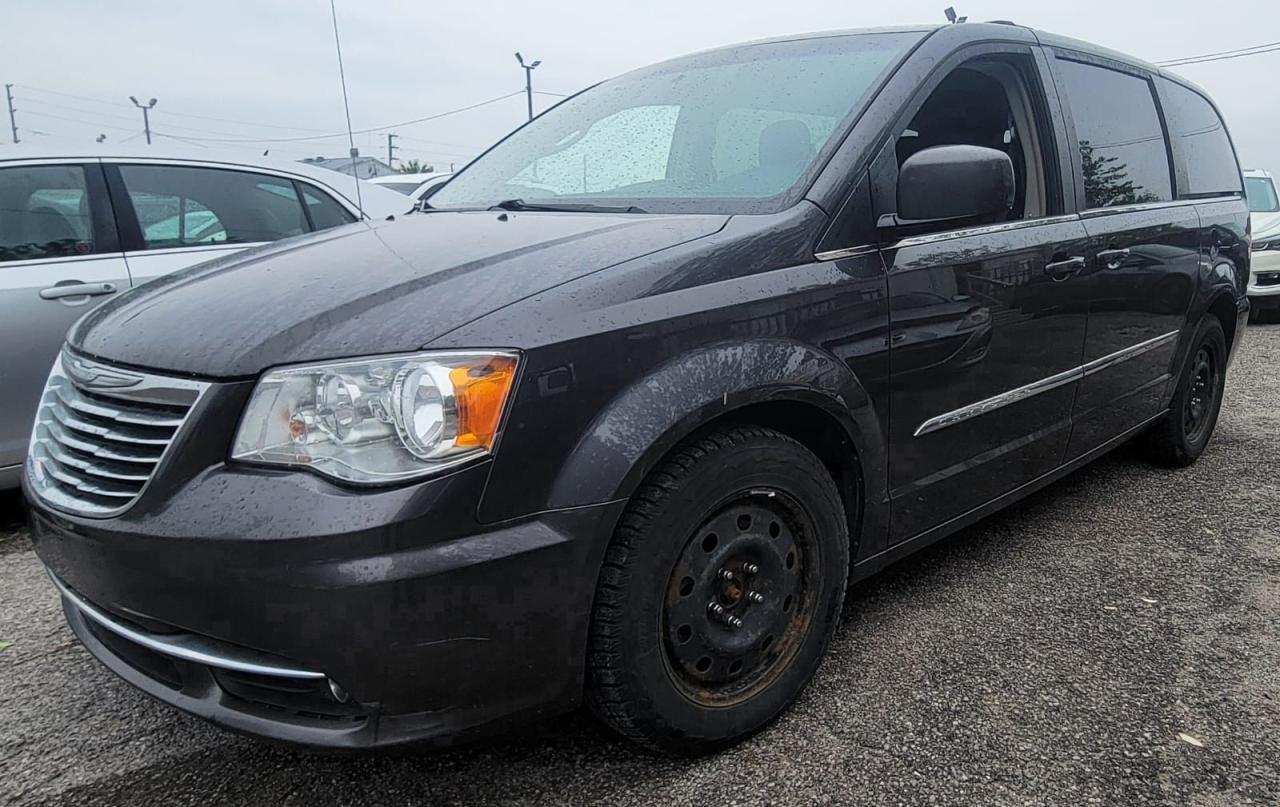 2016 Chrysler Town & Country TOURING - Photo #3