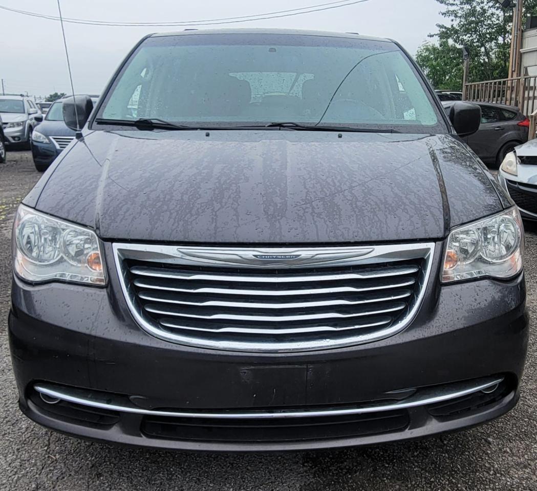 2016 Chrysler Town & Country TOURING - Photo #2
