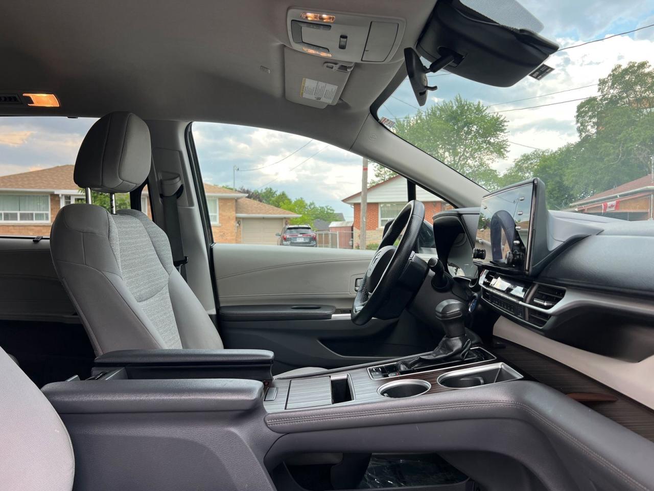 2021 Toyota Sienna LE 8-Passenger - Photo #14