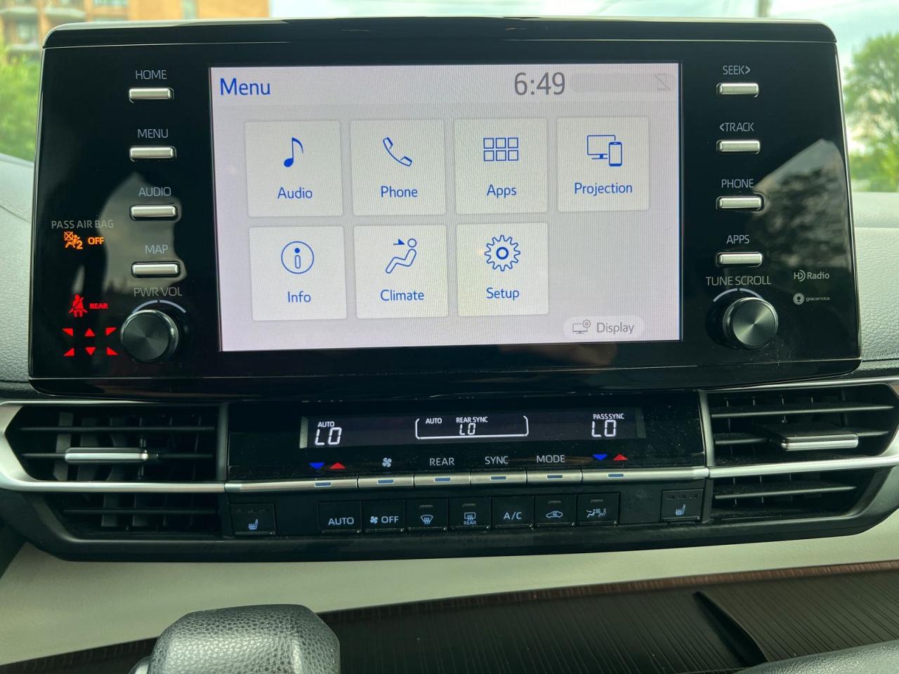 2021 Toyota Sienna LE 8-Passenger - Photo #23