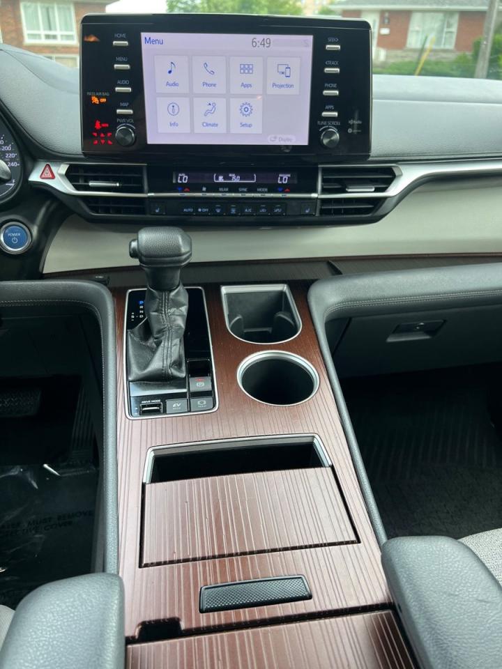 2021 Toyota Sienna LE 8-Passenger - Photo #24