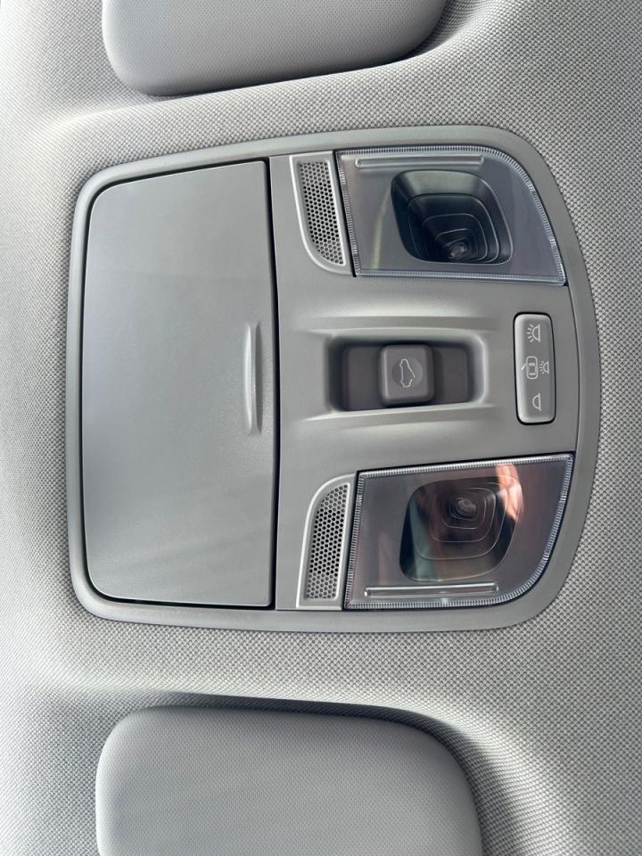 2020 Hyundai IONIQ ELECTRIC ULTIMATE - Photo #27