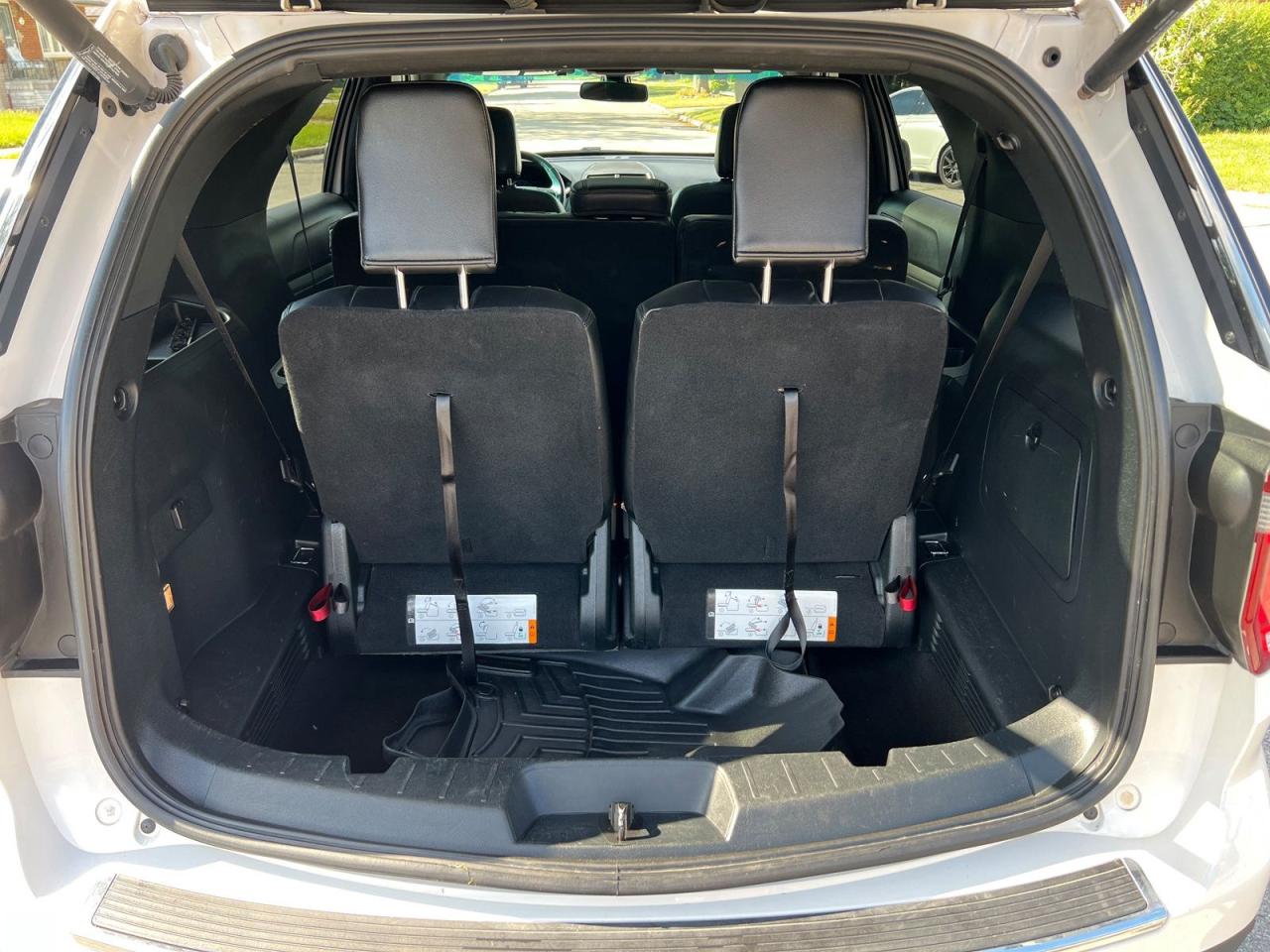 2018 Ford Explorer XLT 4WD - Photo #10