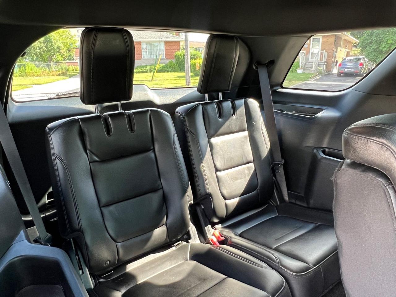 2018 Ford Explorer XLT 4WD - Photo #12