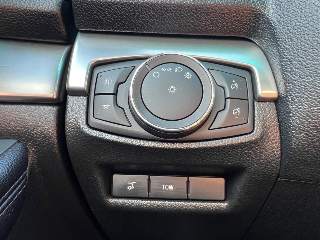 2018 Ford Explorer XLT 4WD - Photo #25