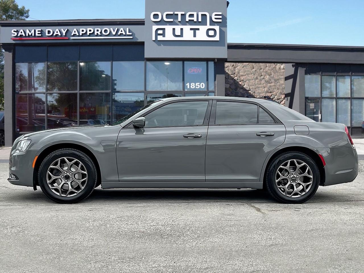 2017 Chrysler 300 S V6 AWD - Photo #2