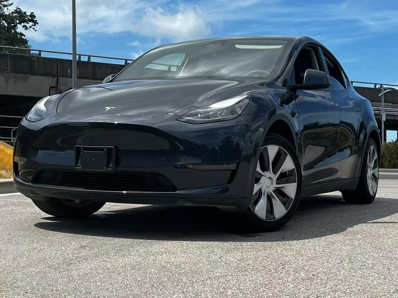 Used 2024 Tesla Model Y RWD/ NO ACCIDENT/ BC LOCAL/ HW4.0 for sale in Richmond, BC