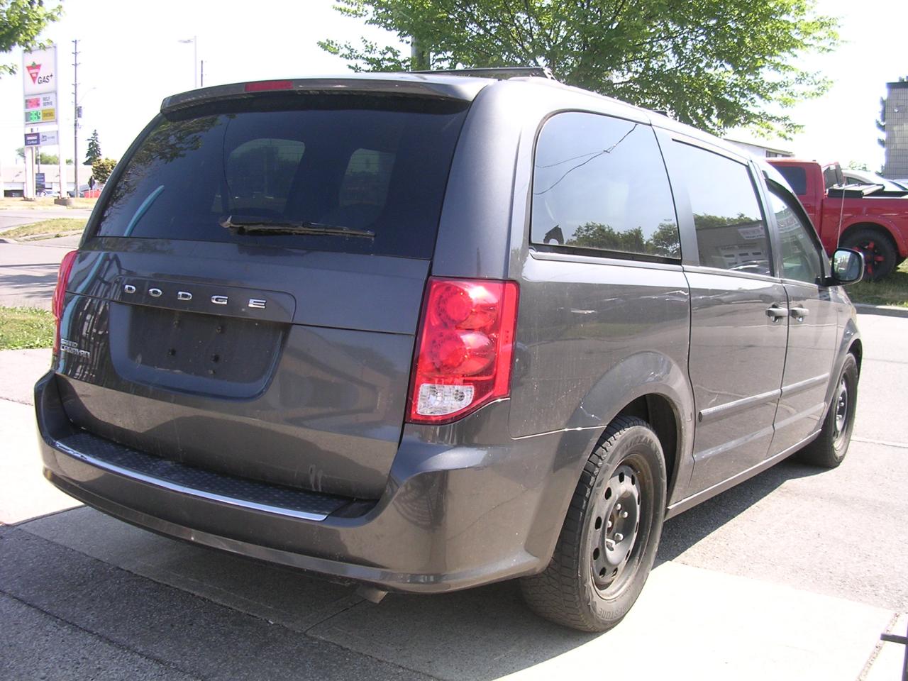 2016 Dodge Grand Caravan SE - Photo #3