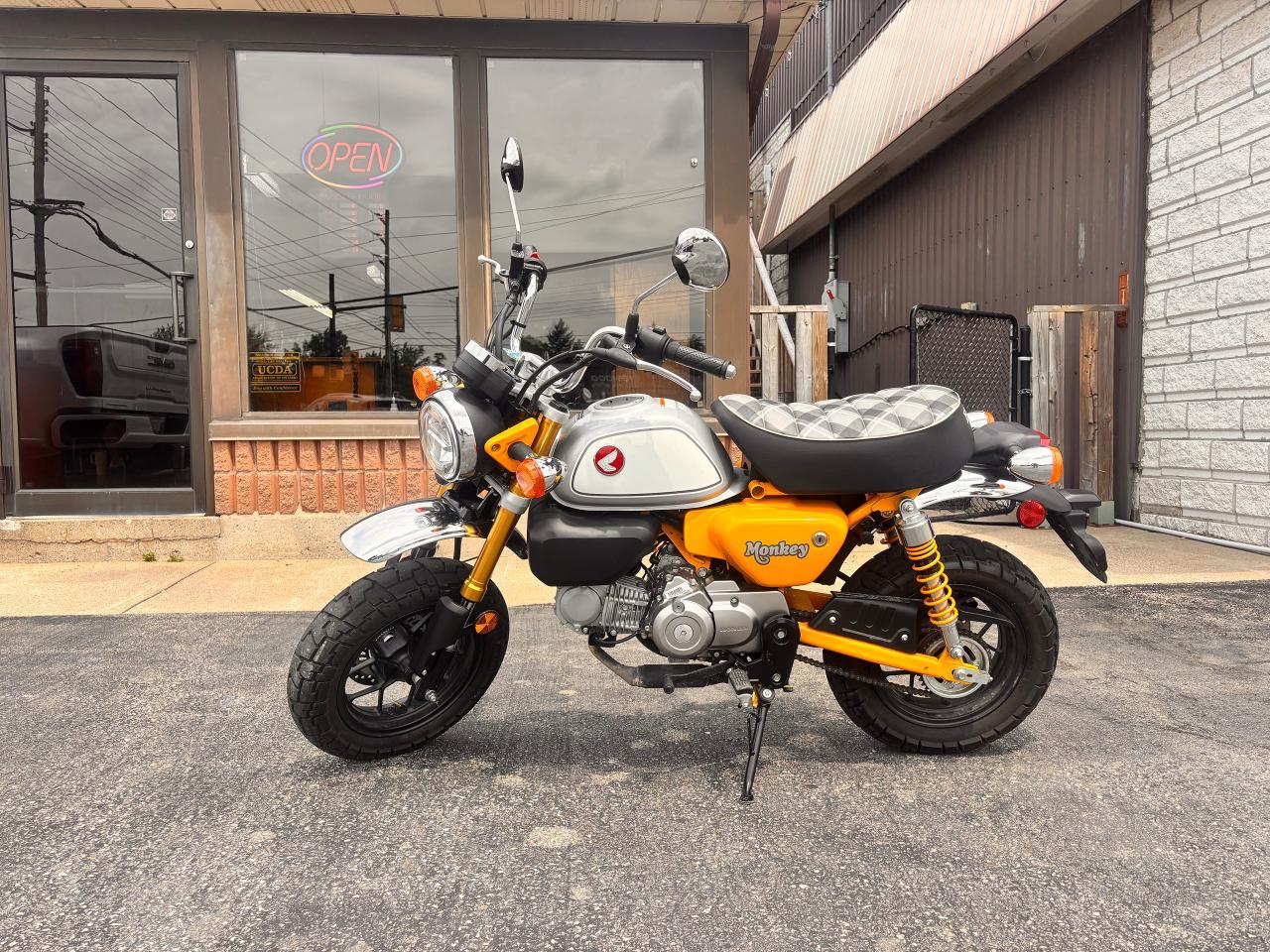 2023 Honda MOTORCYCLE Low KM'S! , Honda Monkey!, Immaculate CD!