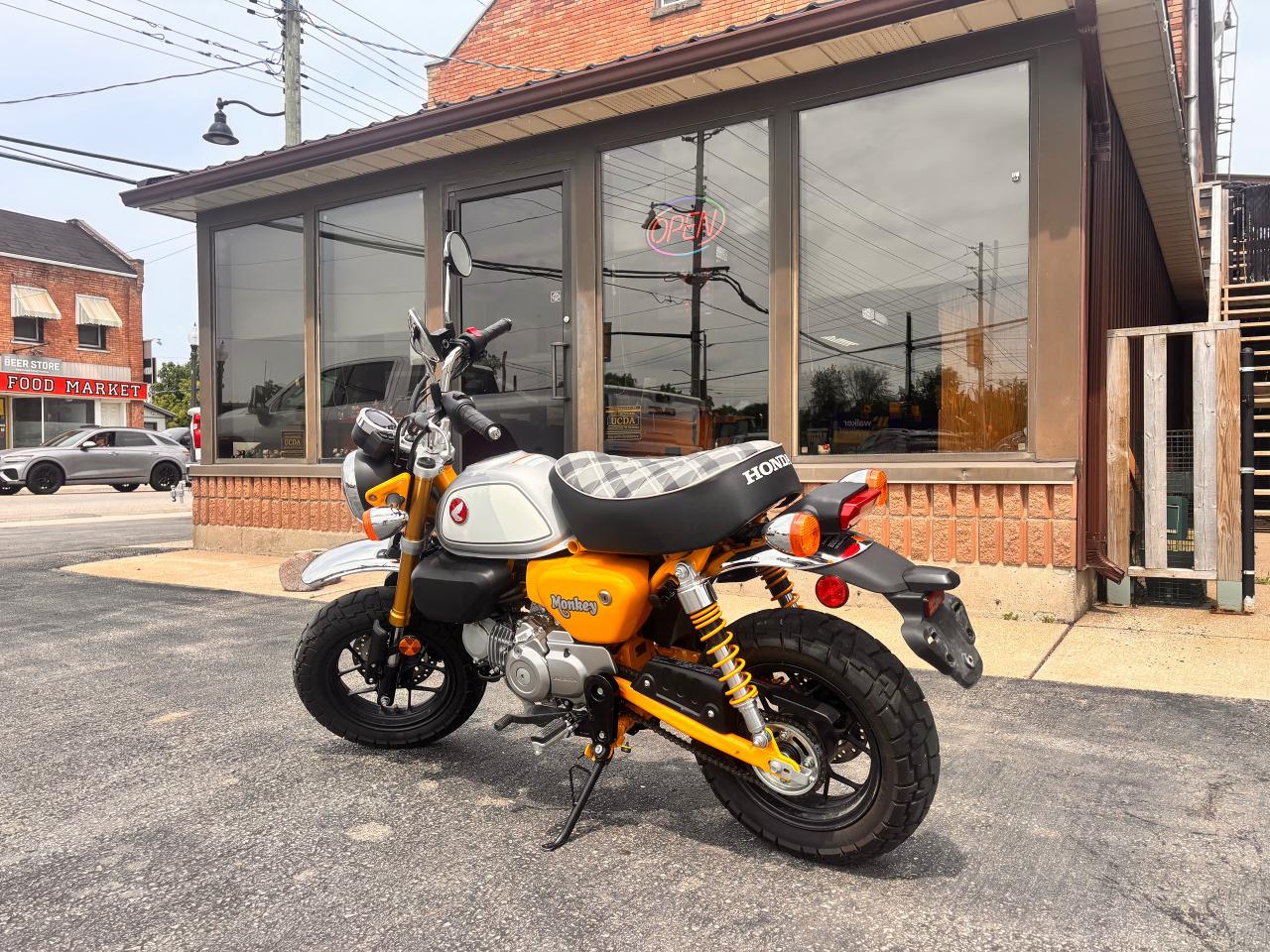 2023 Honda MOTORCYCLE Low KM'S! , Honda Monkey!, Immaculate CD!