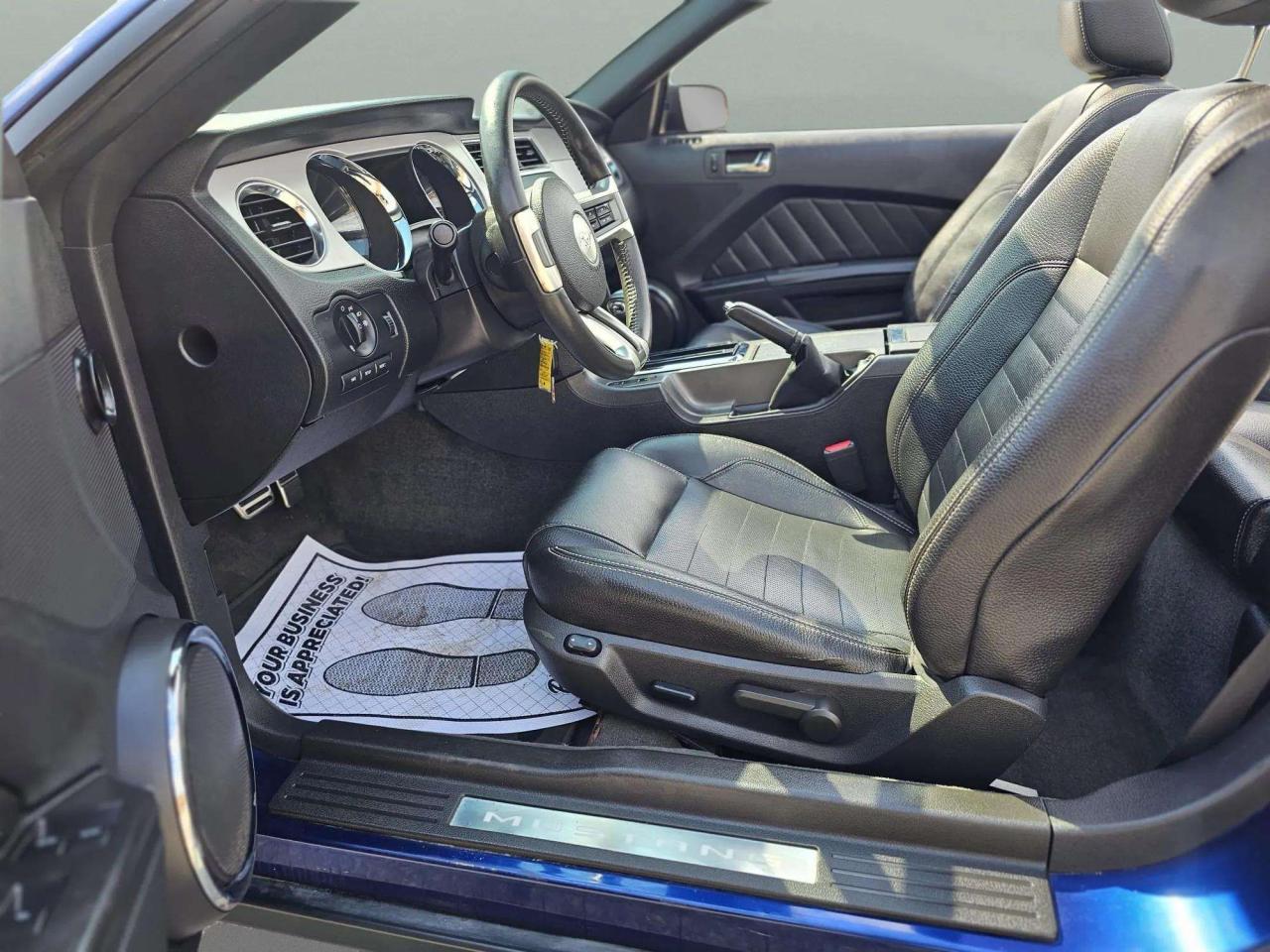 2012 Ford Mustang 2DR CONV V6 PREMIUM - Photo #9