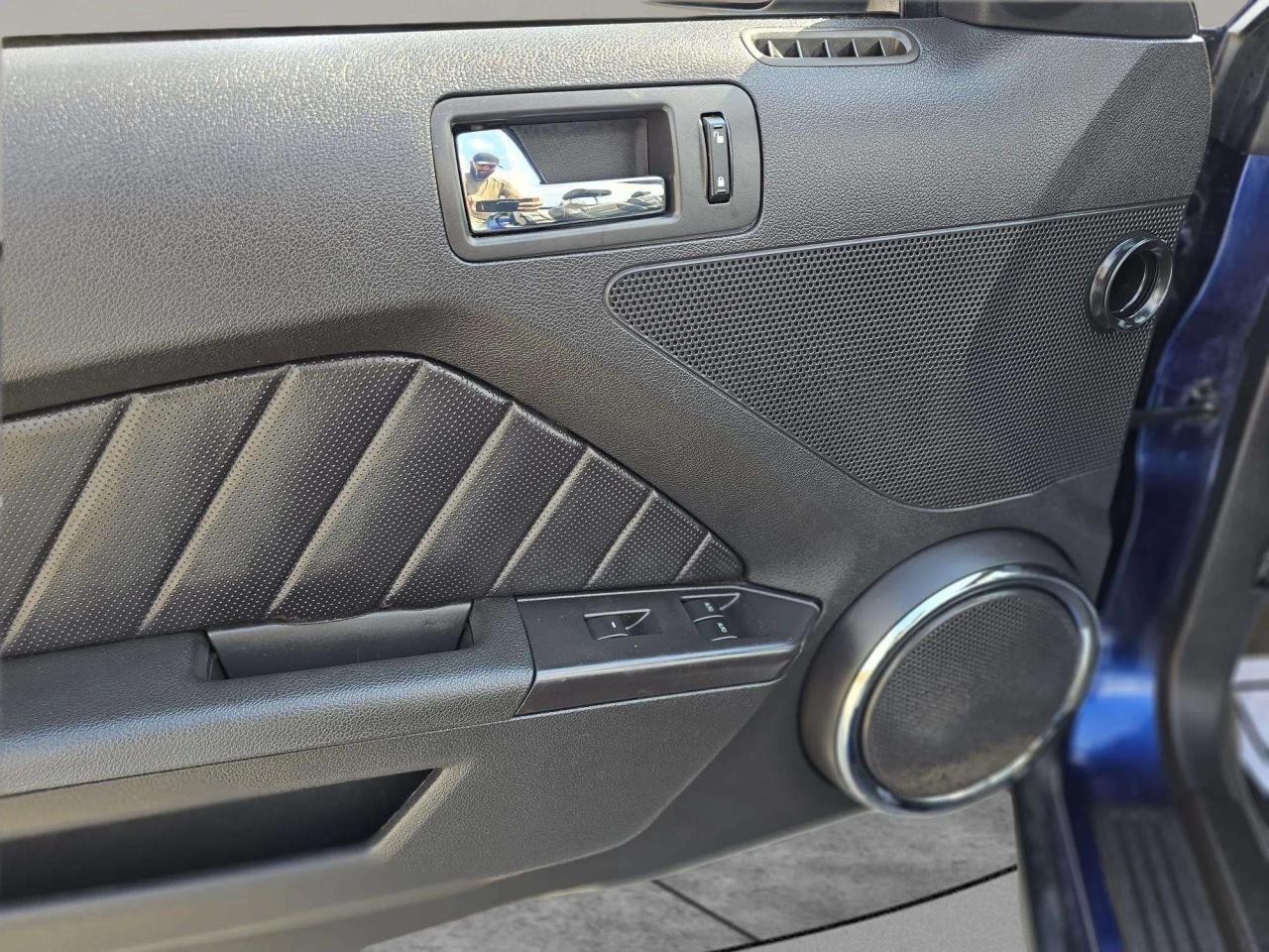 2012 Ford Mustang 2DR CONV V6 PREMIUM - Photo #12