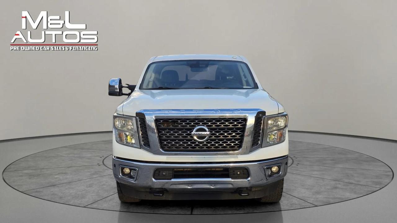 2017 Nissan Titan 4WD Crew Cab SV Gas - Photo #2