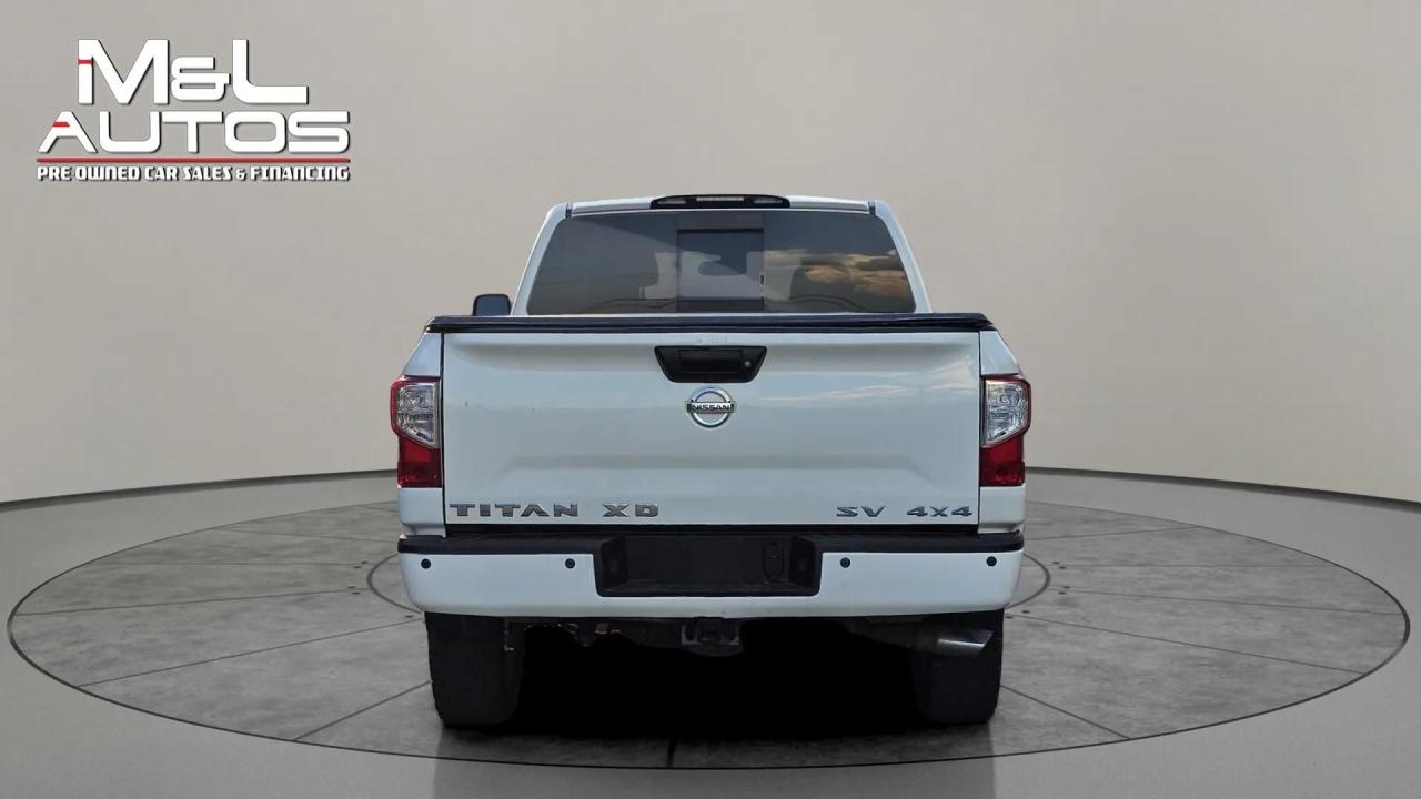 2017 Nissan Titan 4WD Crew Cab SV Gas - Photo #6