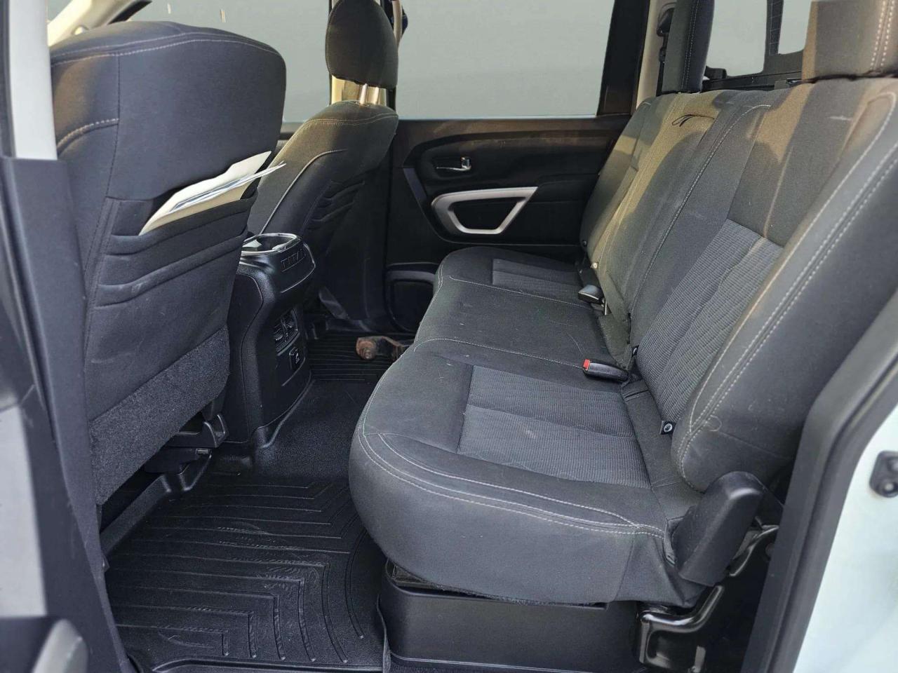 2017 Nissan Titan 4WD Crew Cab SV Gas - Photo #15