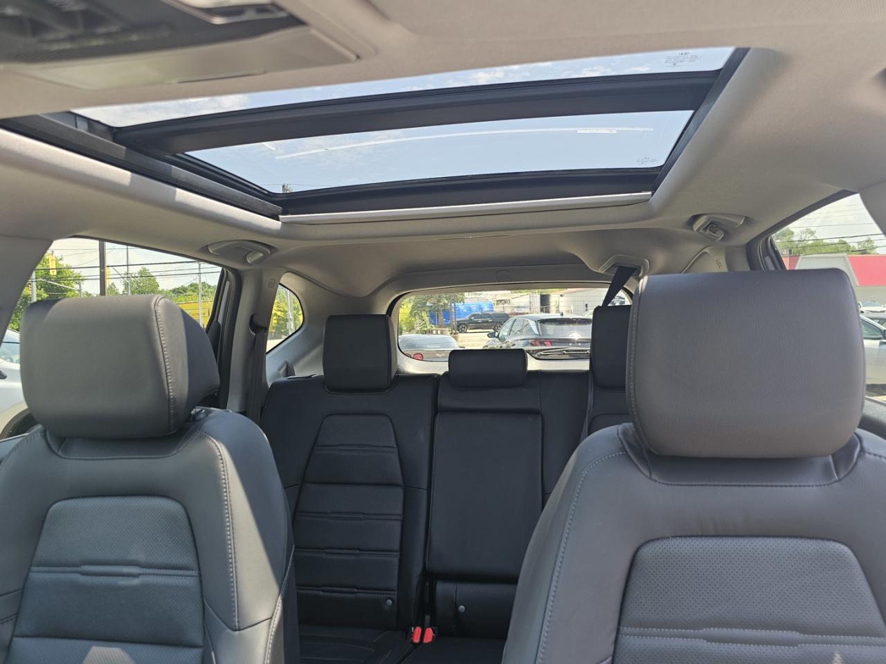 2022 Honda CR-V Touring LOW KMS, 4cyl. Turbo - Photo #19