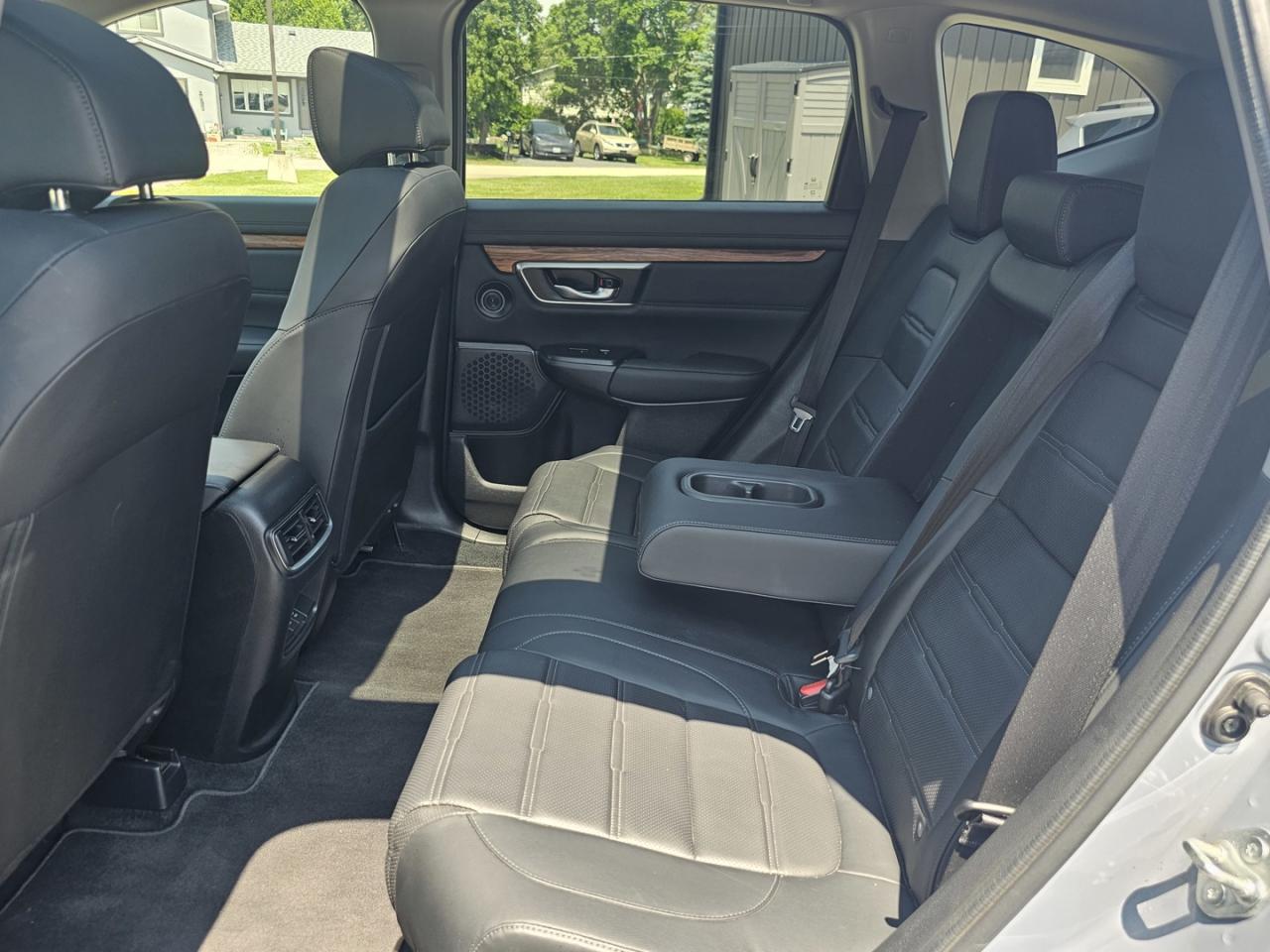2022 Honda CR-V Touring LOW KMS, 4cyl. Turbo - Photo #21