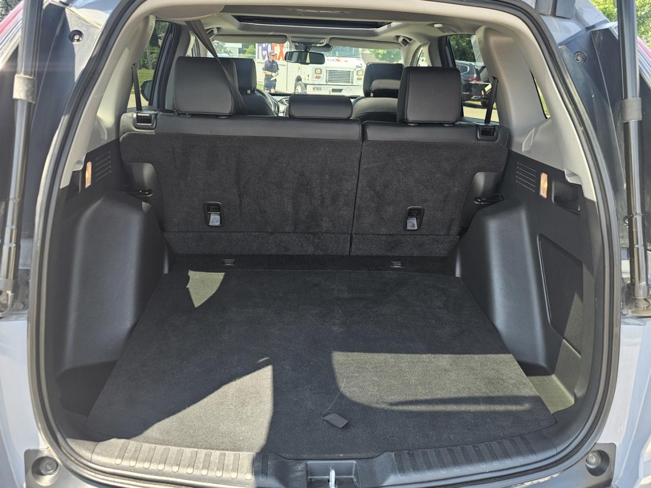 2022 Honda CR-V Touring LOW KMS, 4cyl. Turbo - Photo #28