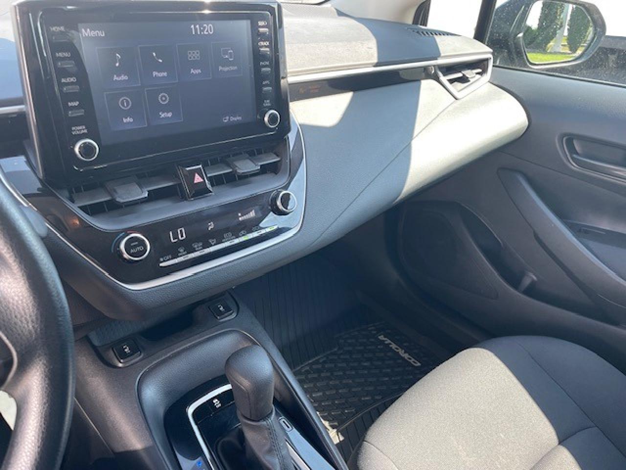2022 Toyota Corolla LE Photo