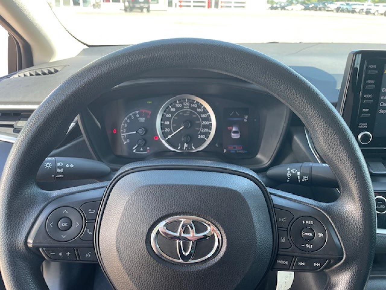 2022 Toyota Corolla LE Photo4